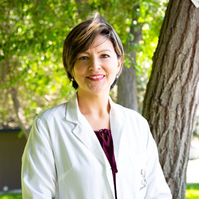 Dr. Emma Thompson - Nutrition Specialist